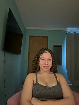 Snapshot of sophiiahot chatting on 05/07/26, 01:25 sophiiahot online show from 05/07/26, 01:25