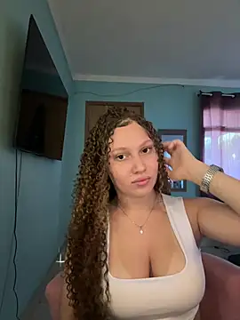 sophiiahot online show from 04/17/26, 06:33