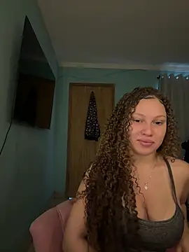 Snapshot of sophiiahot chatting on 04/18/26, 12:29 sophiiahot online show from 04/18/26, 12:29