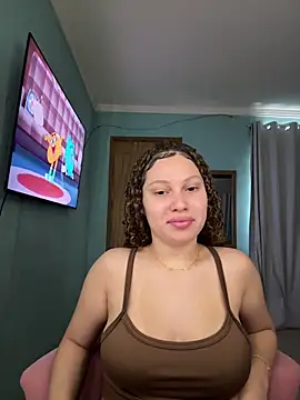 Snapshot of sophiiahot chatting on 05/28/26, 04:24 sophiiahot online show from 05/28/26, 04:24