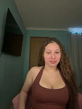 Snapshot of sophiiahot chatting on 05/26/26, 04:27 sophiiahot online show from 05/26/26, 04:27