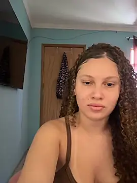 sophiiahot online show from 04/16/26, 04:52