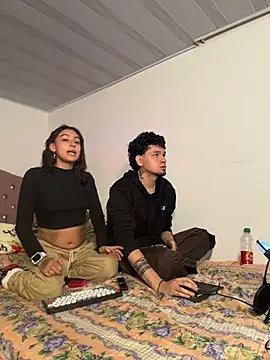 hotlatinocouple   online show from 04/23/26, 05:47