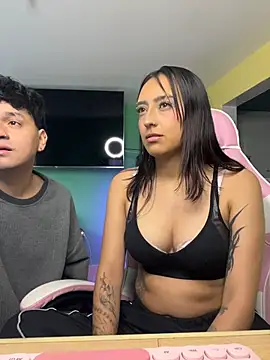 Snapshot of hotlatinocouple__ chatting on 06/25/26, 10:26 hotlatinocouple online show from 06/25/26, 10:26