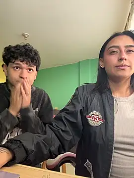 hotlatinocouple   online show from 05/25/26, 10:41