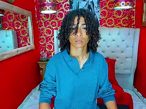 Snapshot of straightpein chatting on 04/14/26, 12:04 straightpein online show from 04/14/26, 12:04