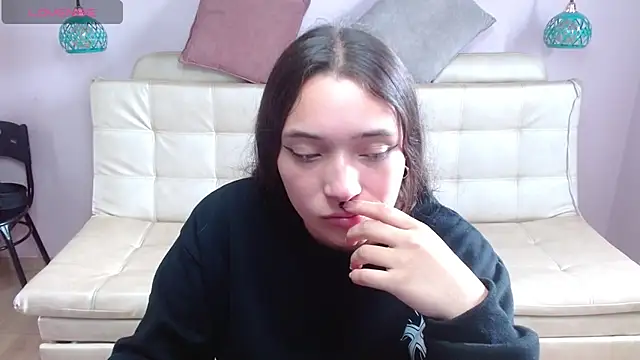 Marianne Cam online show from 05/12/26, 02:56