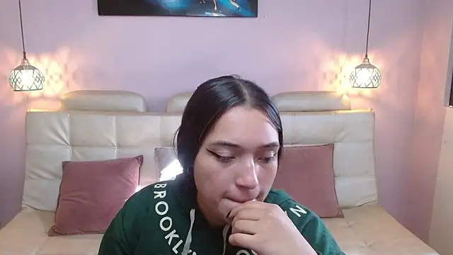 Marianne Cam online show from 05/08/26, 01:04