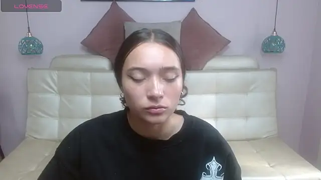 Marianne Cam online show from 04/20/26, 01:45