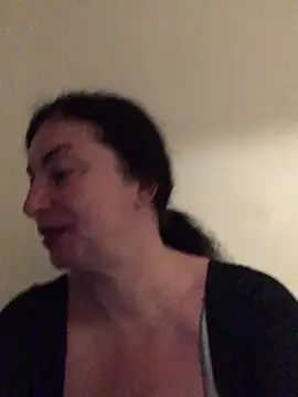 Lizzaa80 online show from 06/02/26, 08:42