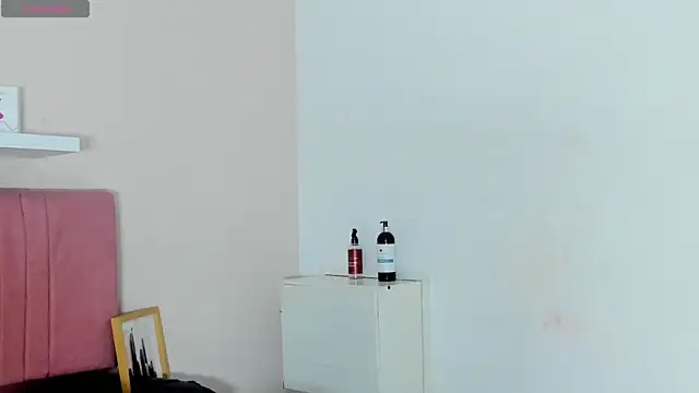 Snapshot of Sophie_Ross18 chatting on 04/14/26, 03:44 Sophie Ross18 online show from 04/14/26, 03:44