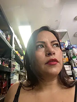 MIA ROSSEEE online show from 05/21/26, 12:46