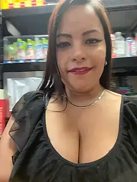 MIA ROSSEEE online show from 05/26/26, 12:36
