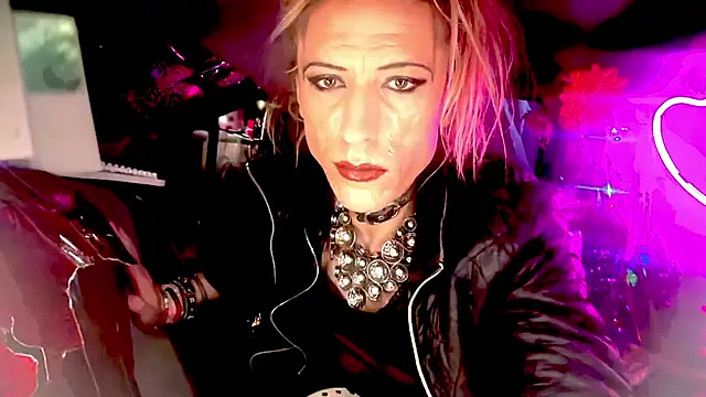 TgirlBrat online show from 06/05/26, 06:18
