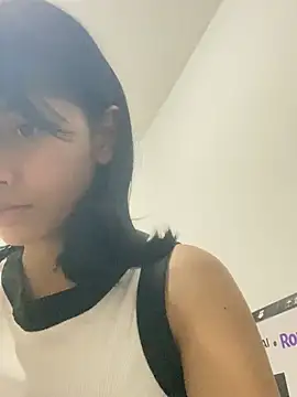 Snapshot of xoxo_anny chatting on 05/27/26, 07:43 xoxo anny online show from 05/27/26, 07:43