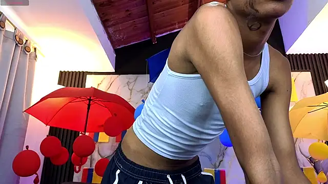 Snapshot of triiangel_latinboy chatting on 07/09/26, 12:37 triiangel latinboy online show from 07/09/26, 12:37