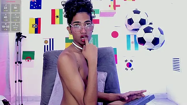 Snapshot of triiangel_latinboy chatting on 07/10/26, 12:38 triiangel latinboy online show from 07/10/26, 12:38