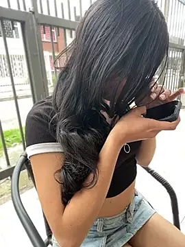 Snapshot of AlanaMartinez_Pink chatting on 04/11/26, 06:55 AlanaMartinez Pink online show from 04/11/26, 06:55