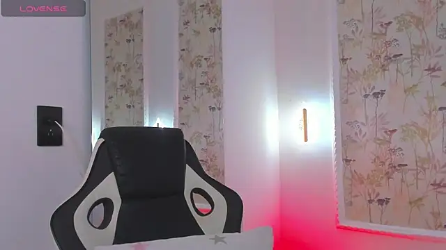 liiliie petite online show from 05/05/26, 06:55