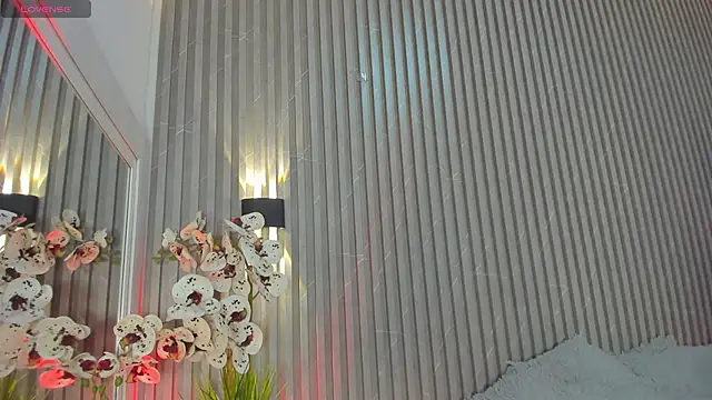 Snapshot of SCARLETTHUNT_ chatting on 04/10/26, 08:16 SCARLETTHUNT online show from 04/10/26, 08:16