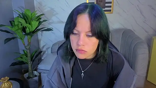 Snapshot of lewii_t chatting on 04/12/26, 12:19 lewii t online show from 04/12/26, 12:19