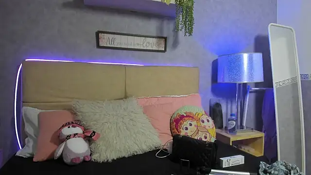RoxaneBrown online show from 07/10/26, 07:36