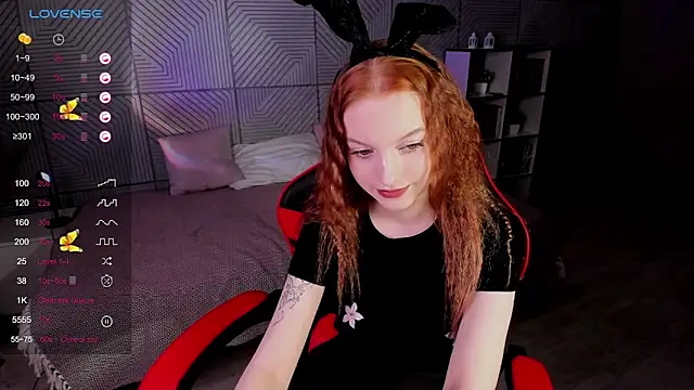 Snapshot of SherryKelly chatting on 04/13/26, 12:58 SherryKelly online show from 04/13/26, 12:58