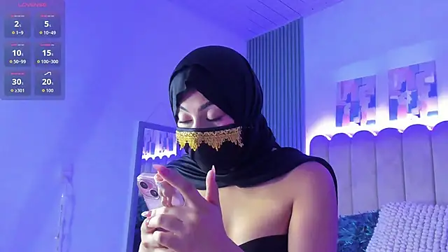Layla amirah online show from 04/26/26, 03:26