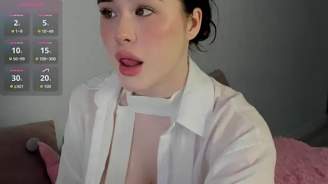Snapshot of ChloeBlisss chatting on 04/18/26, 03:42 ChloeBlisss online show from 04/18/26, 03:42