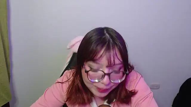 Cherry-bloom692 online show from 04/14/26, 09:03