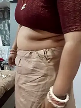 Snapshot of bhabhi-lovely chatting on 04/15/26, 07:03 bhabhi-lovely online show from 04/15/26, 07:03