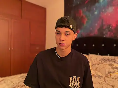 RoughDiamond  online show from 04/26/26, 02:47