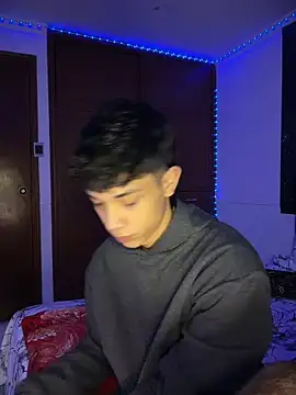 Snapshot of RoughDiamond_ chatting on 04/12/26, 10:29 RoughDiamond online show from 04/12/26, 10:29