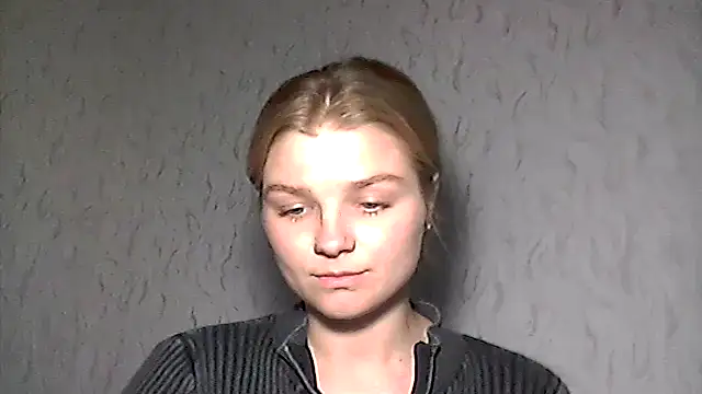 Snapshot of ElizaCrowe chatting on 04/13/26, 04:00 ElizaCrowe online show from 04/13/26, 04:00