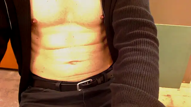 Snapshot of Blackandblue2000 chatting on 04/13/26, 06:50 Blackandblue2000 online show from 04/13/26, 06:50