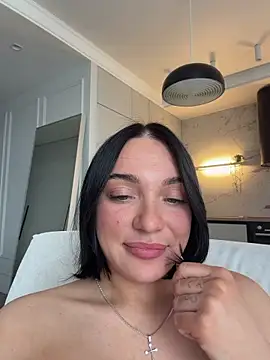 Snapshot of LucyHotty_ chatting on 04/14/26, 10:09 LucyHotty online show from 04/14/26, 10:09