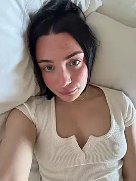 LucyHotty  online show from 05/20/26, 08:00