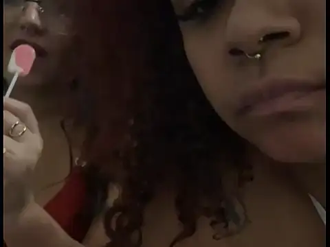 Snapshot of meninas_60 chatting on 04/10/26, 06:31 meninas 60 online show from 04/10/26, 06:31