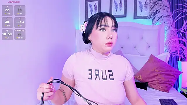 kitty bluuee online show from 06/30/26, 04:23