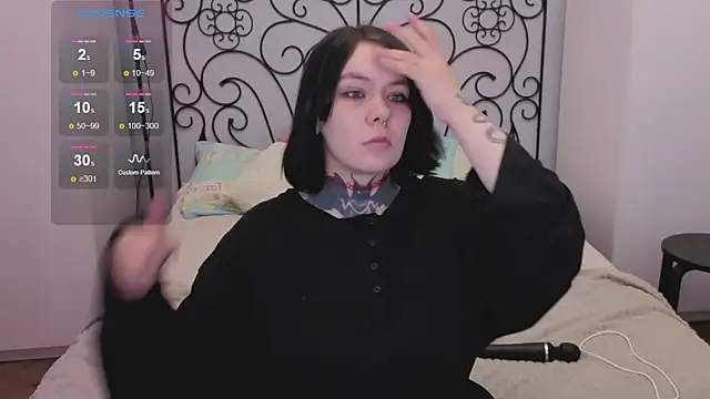 QwertyAnnie Lbo online show from 04/23/26, 01:35