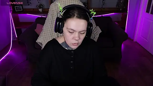 QwertyAnnie Lbo online show from 04/19/26, 03:02