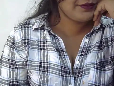 Maryam Ji online show from 04/15/26, 08:09