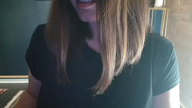 NicoleLove  online show from 06/25/26, 05:34