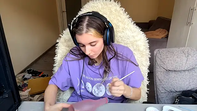 Snapshot of LueIvins chatting on 04/14/26, 08:19 LueIvins online show from 04/14/26, 08:19