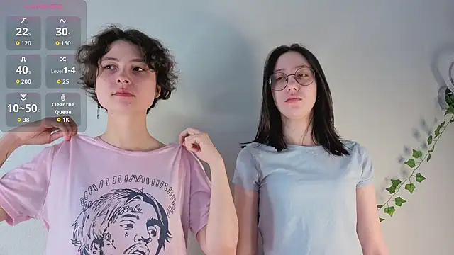 Snapshot of AllisonKierce chatting on 04/13/26, 03:32 AllisonKierce online show from 04/13/26, 03:32