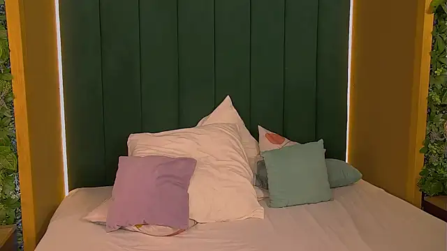 Snapshot of Ness_Gentry chatting on 04/12/26, 05:00 Ness Gentry online show from 04/12/26, 05:00