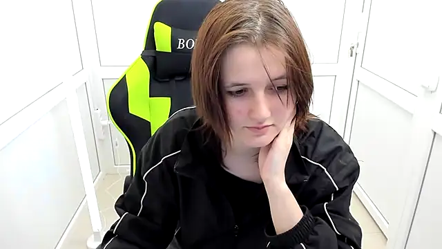 GoldenKiss online show from 04/16/26, 06:47