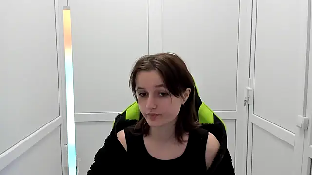 GoldenKiss online show from 04/13/26, 06:28