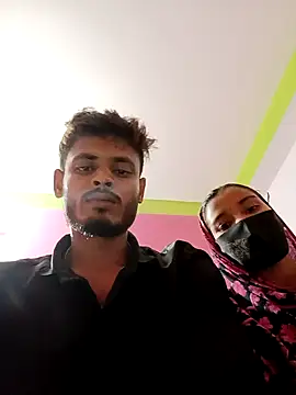 Snapshot of Hot-Couple4 chatting on 04/11/26, 02:43 Hot-Couple4 online show from 04/11/26, 02:43