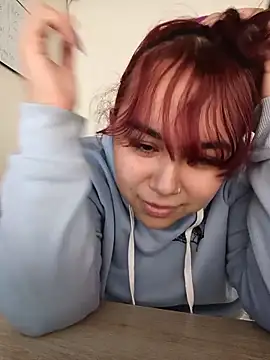 AliceScoot  online show from 05/07/26, 06:00